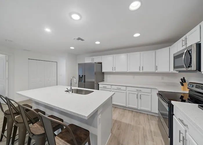 New Construction Home 10 To Beach 5 To Downtown