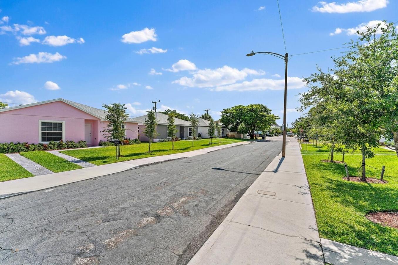 New Construction 10 To 5 To Downtown Holiday home *